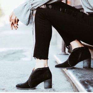 Frye Nora Studded Boot Black Suede Leather Heeled Size 8